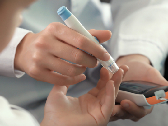 Umělá slinivka břišní: NHS zavádí hybridní systémy s uzavřenou smyčkou pro lidi s diabetem 1. typu