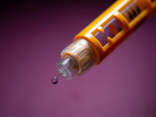 Diabetici 1. typu odmítají návrh připlácet za senzory. Rozhodnou poslanci